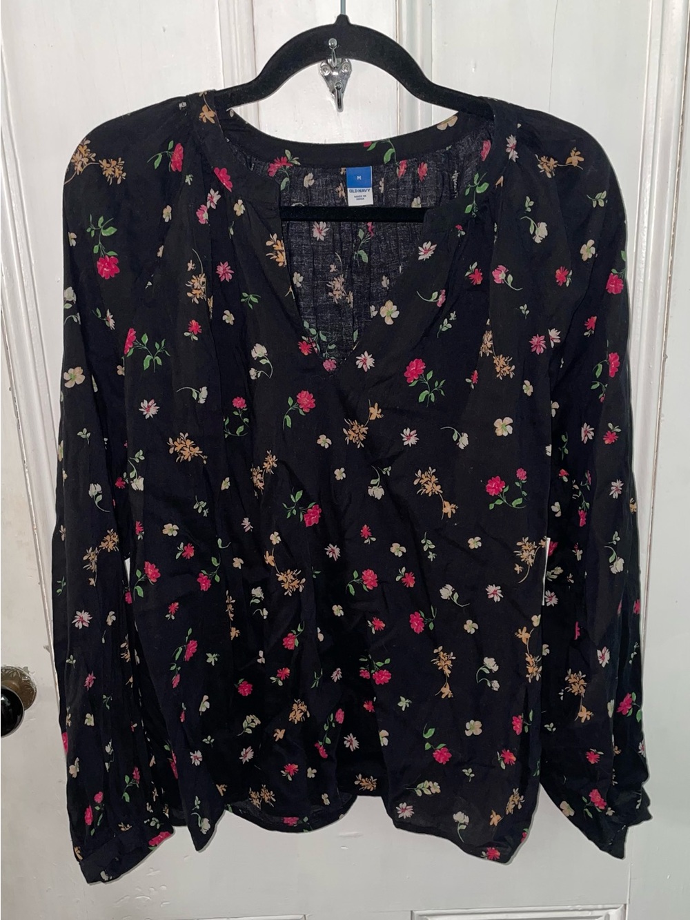 NWT Old Navy Black Floral V-Neck Long Sleeve Blouse Size M